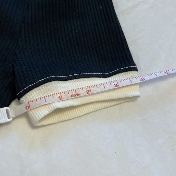 Sale! Classic JCrew elevated essentials T-shirt - Picture 4 of 6